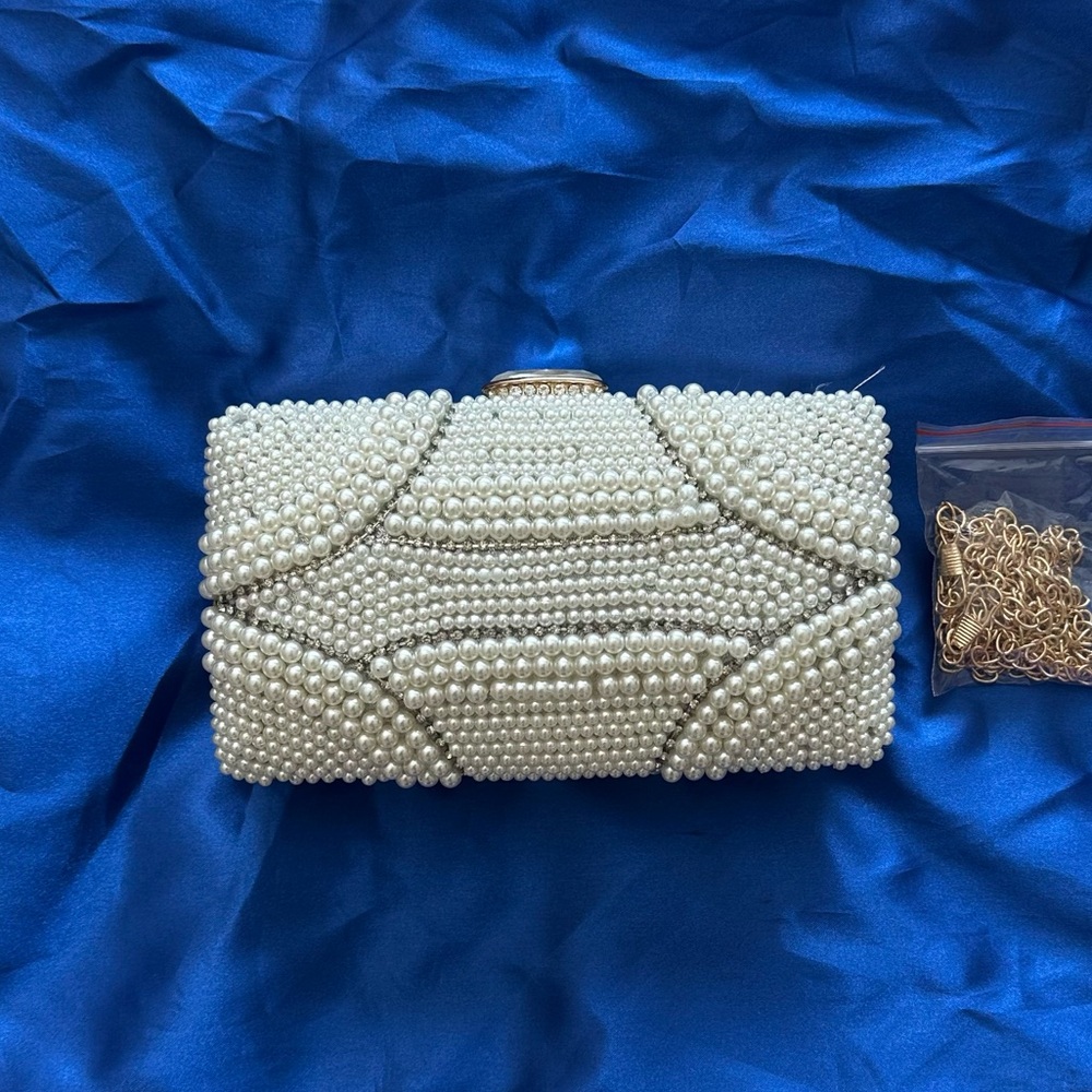 Verano Hill Pearl Clutch